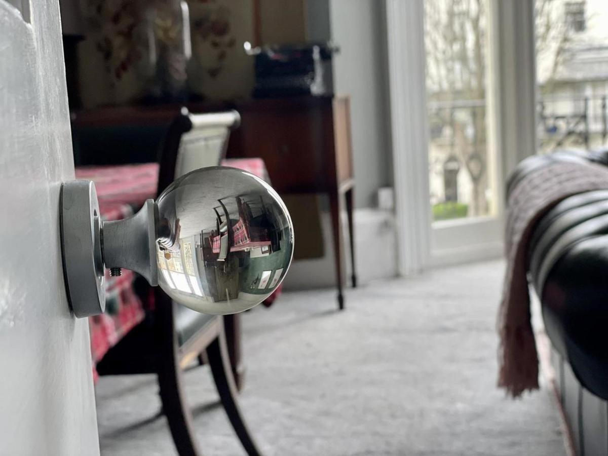 Regency Apartment - Marine Square By Crown Gardens Holiday Homes Brighton Bagian luar foto